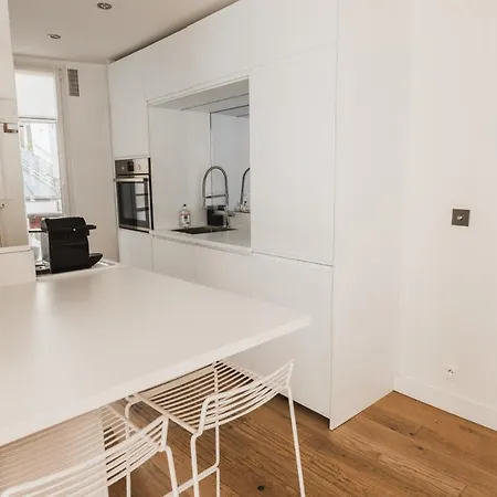Gorgeous Downtown Apartment *